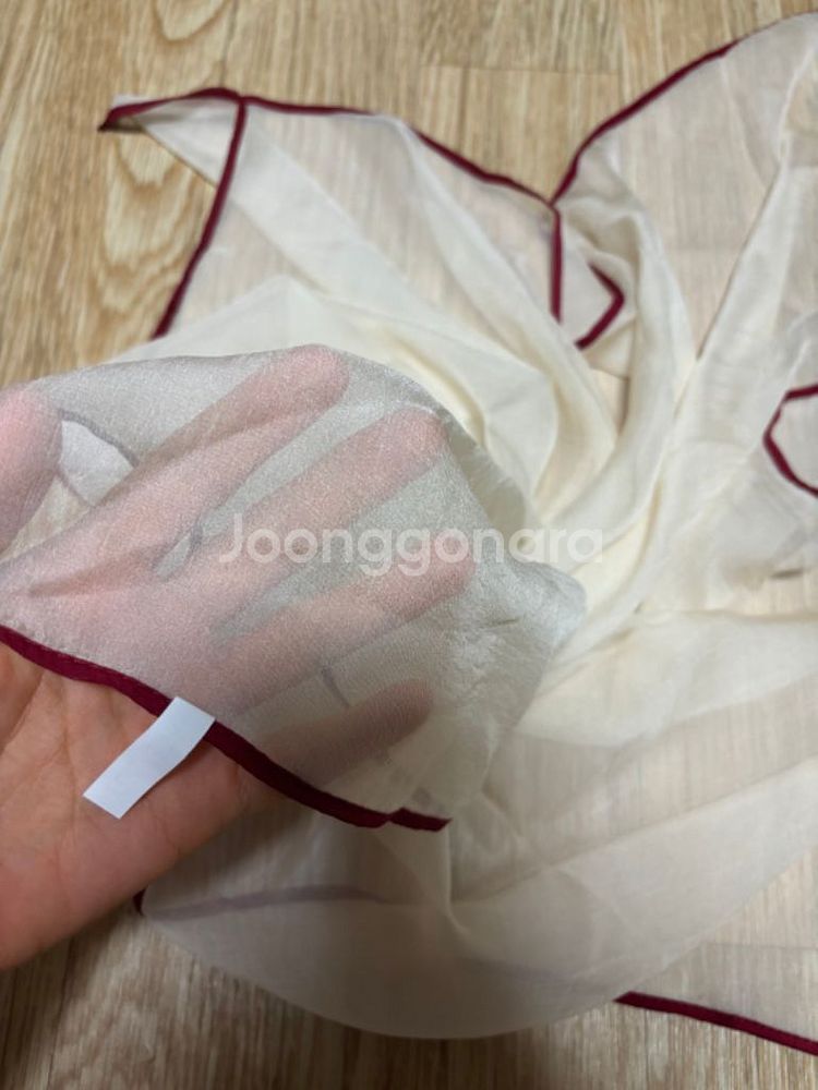 새상품 사각스카프 얇은 머플러 스카프--1