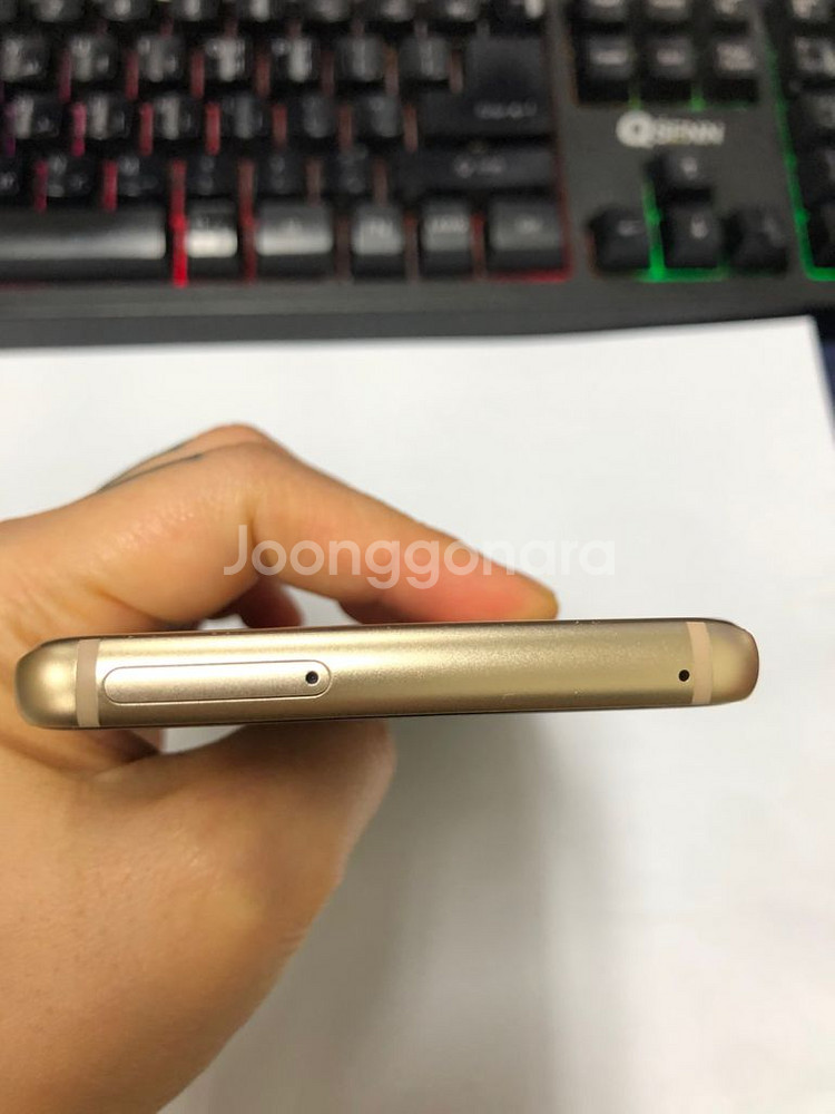 KT 갤럭시A8 2018 골드 AA급 32GB 무잔상--3