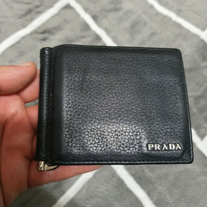 정품 프라다 남성 머니클립