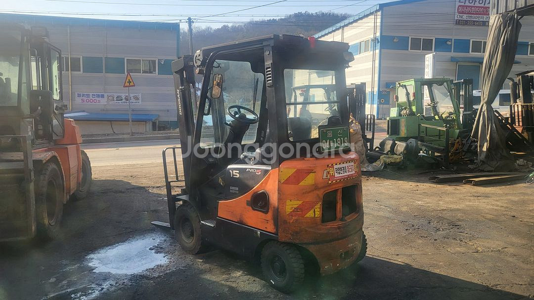 1.5톤 두산 중고지게차--1