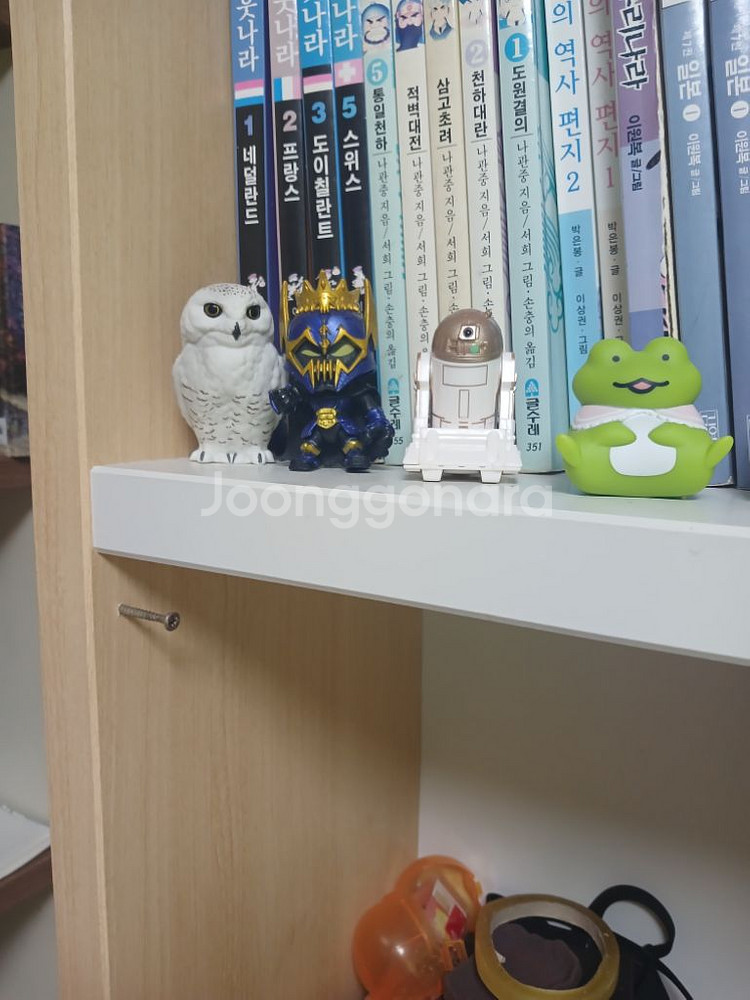 제 장식장에 있는 피규어 팝니다.--1