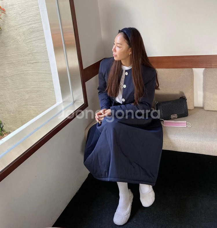 [새상품]유아부미 노카라 크롭 패딩 자켓(블랙S)--3