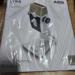 AKG LYRA