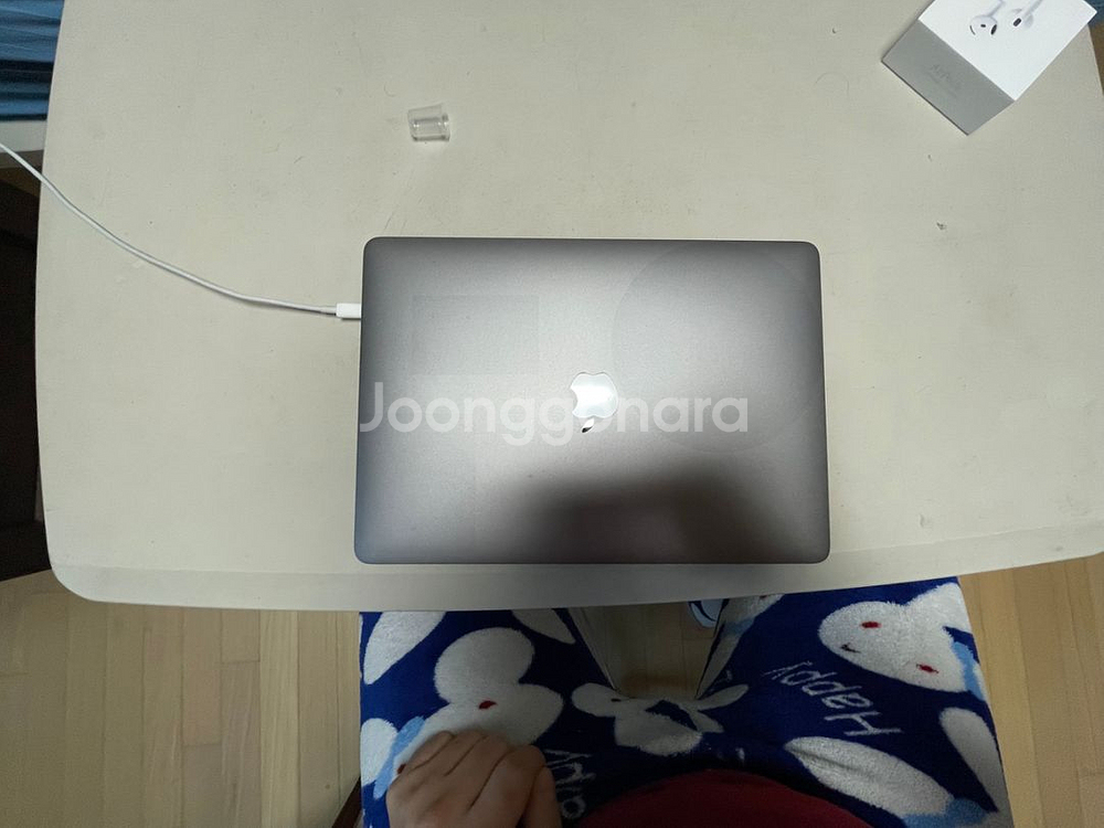 맥북 프로와 에어팟4 노이즈캔슬링 판매합니다--3