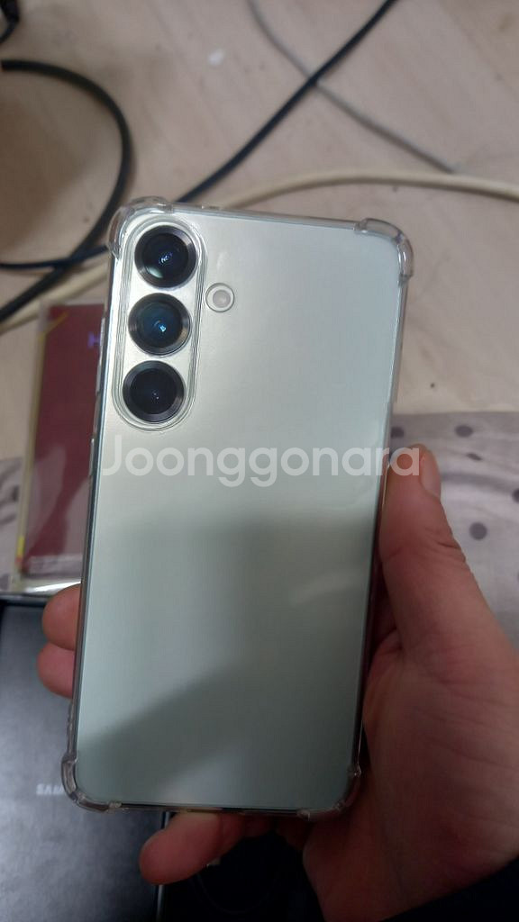 갤럭시s25 256 개봉만하고 사용안함 직거래 선호--4