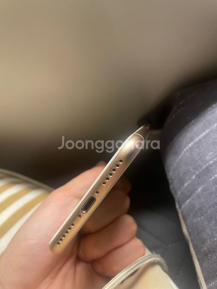 아이폰 8 64기가 로즈골드 색상 팔아요--2