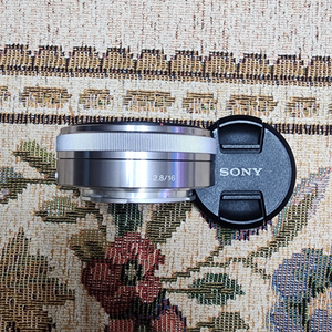 소니 카메라 e마운트 16mm f2.8 팝니다.