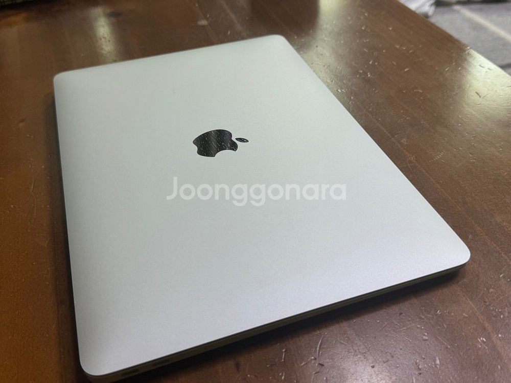 맥북 에어 m1 256기가 8gb 배터리 99%--4