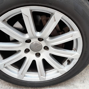 아우디 Q7 4L 구형카이엔958호환20인치 정품 휠