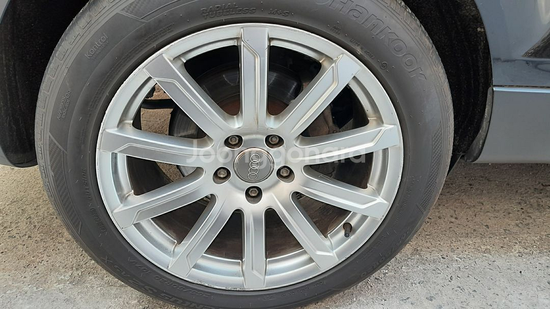 아우디 Q7 4L 구형카이엔958호환20인치 정품 휠--1