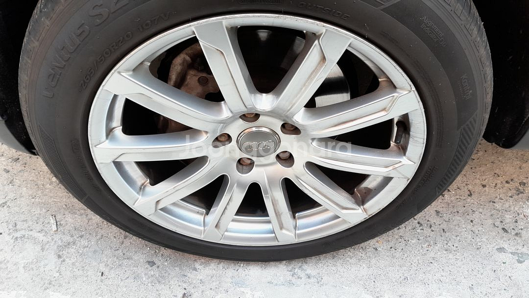 아우디 Q7 4L 구형카이엔958호환20인치 정품 휠--3