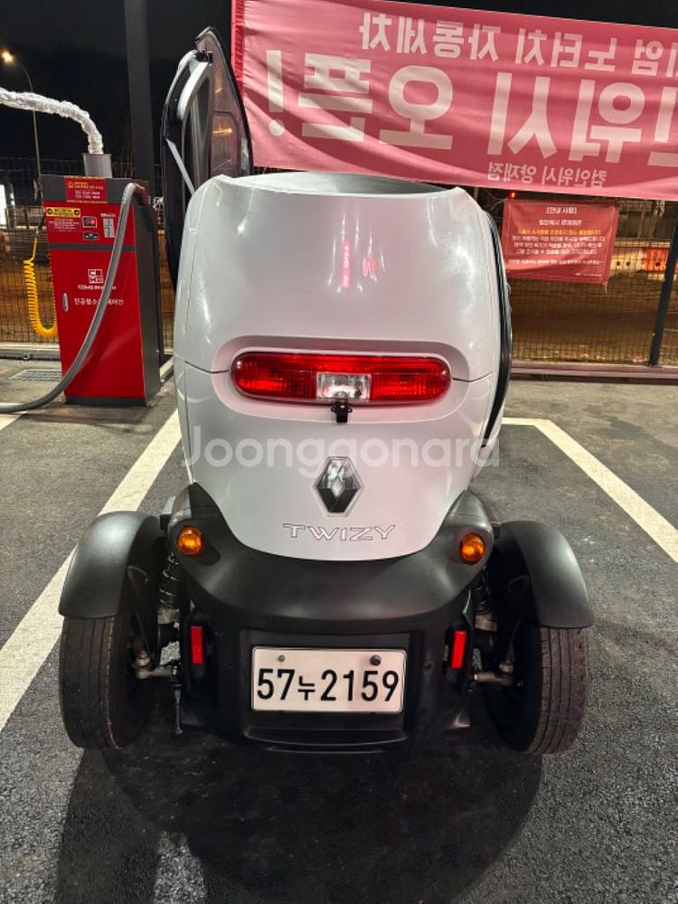 트위지 2인승(6.1KWh) 라이프(55km)--1