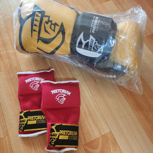 복싱 글러브(옐로) 3개 판매합니다.(이너글러브 포함)