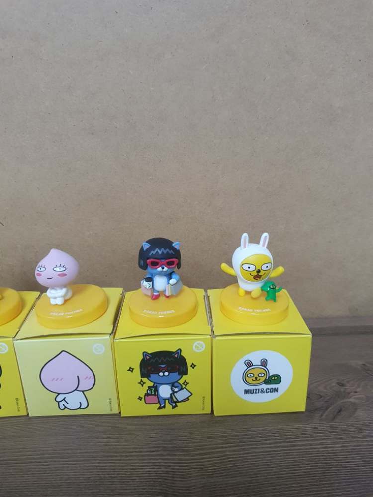 카카오프렌즈 미니 피규어 10종 일괄 판매 합니다--4