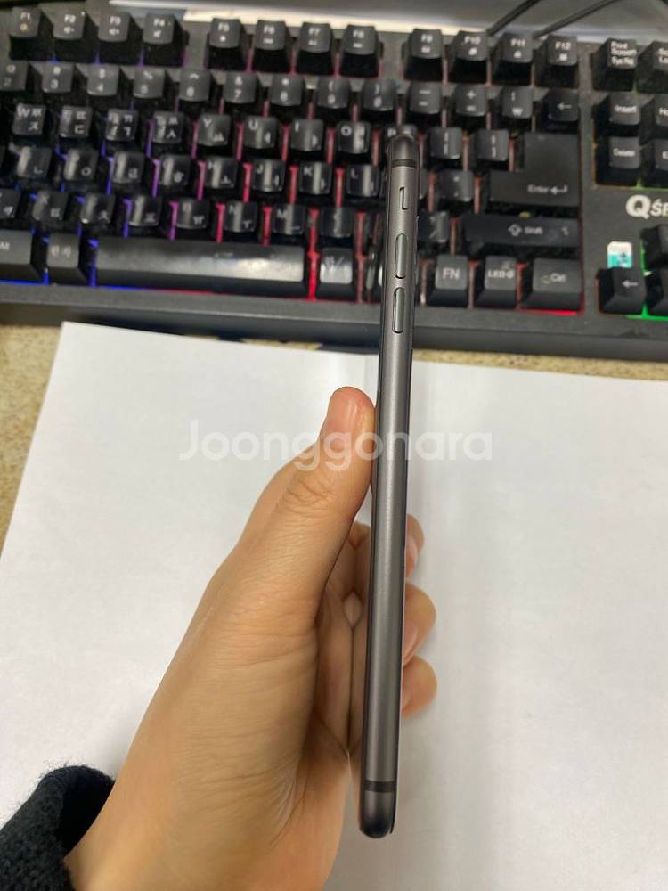 아이폰8플러스 스그 특SSS급 64GB 배터리100%--4