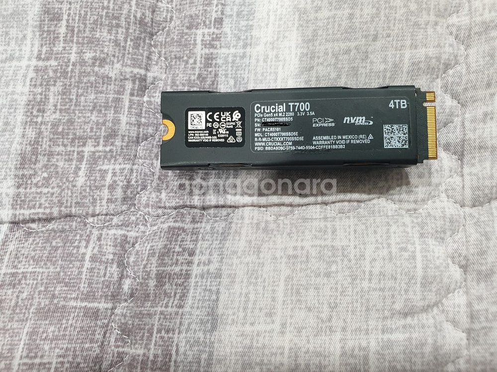 마이크론 크루셜 t700 4tb 히트싱크 거의새것 정품--3