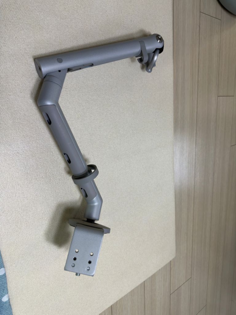 허먼밀러 모니터 암