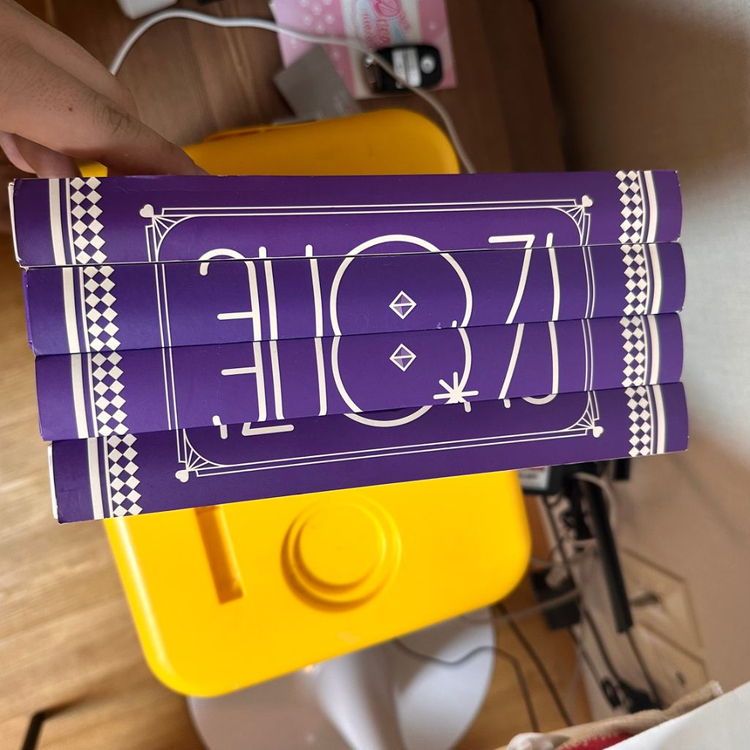 아이즈원 친필 싸인앨범 (장원영,최예나,조유리,히토미) 이미지