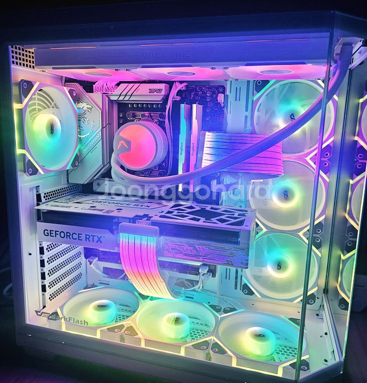 9800X3D RTX5080 본체팝니다--2