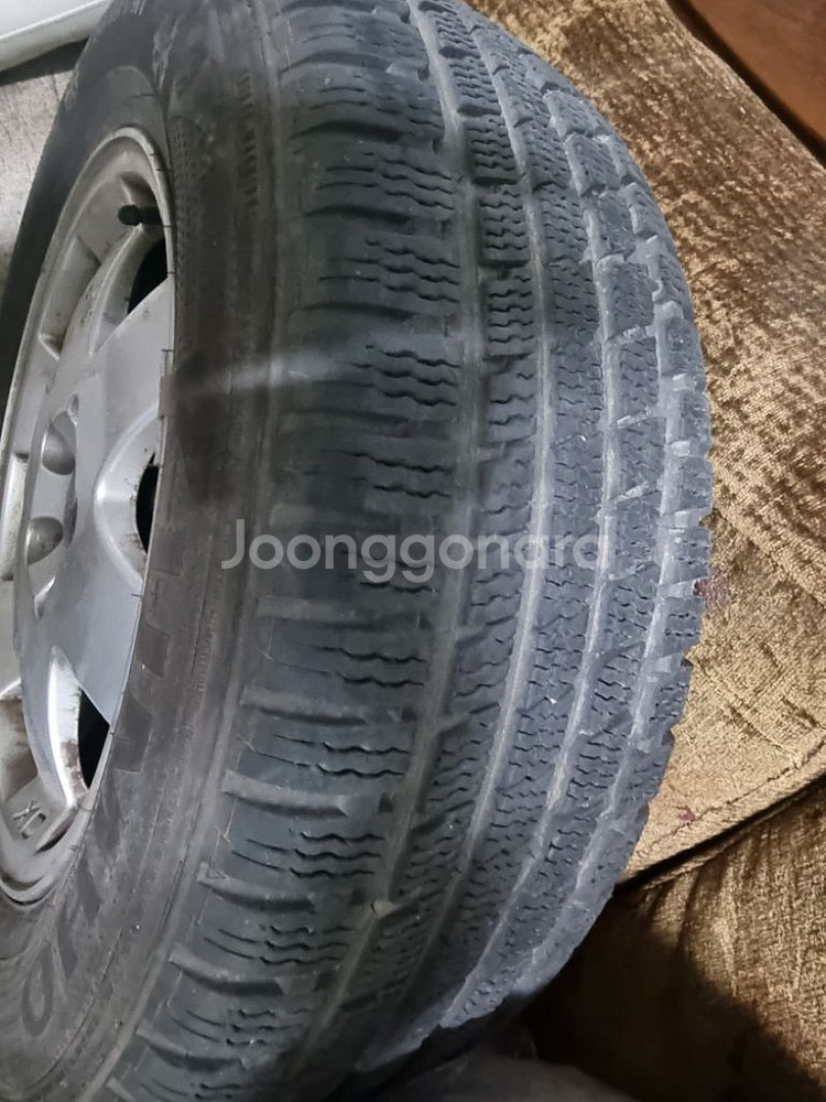 볼보 16인치순정휠 4개 타이어 포함--4