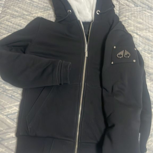 무스너클 버니스웨터 급처합니다
