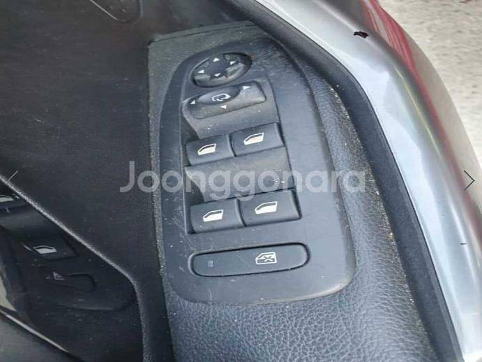 @13년식 208 5도어 1.6 e-HDi 전국최저가--9
