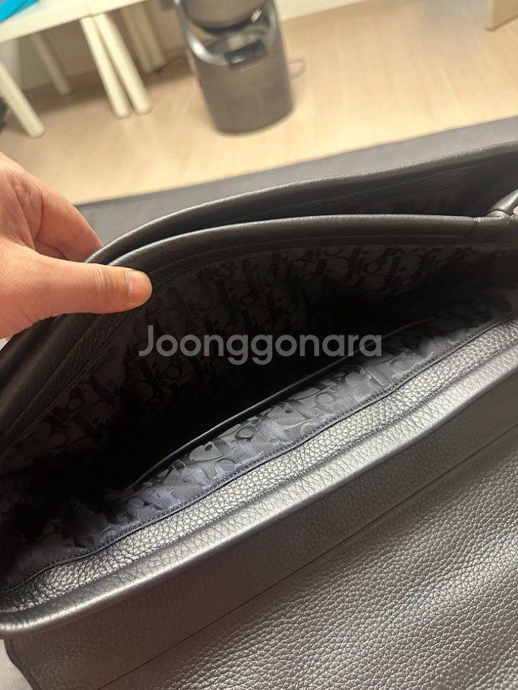 디올 남자 pillow bag 팝니다 마지막가격조정~--2