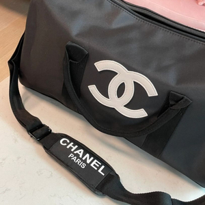 새제품 chanel 샤넬코스메틱 보스턴백.화이트