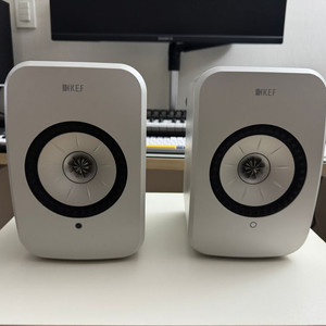 KEF LSX2 LT 스톤화이트 색상 팝니다.