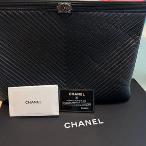 샤넬 쉐브론 보이클러치백 라지