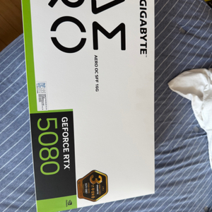 기가바이트 RTX 5080 에어로 oc sff