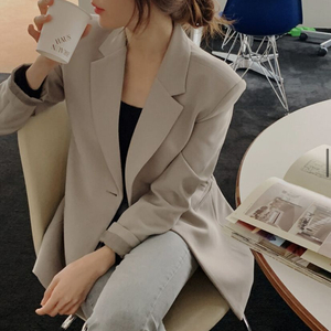 멜로 자켓 베이지 색상