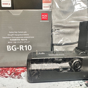 캐논 R6 바디 & 세로그립(BG-R10) 팝니다.