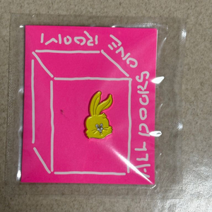 뉴진스 데뷔 더현대 팝업 굿즈