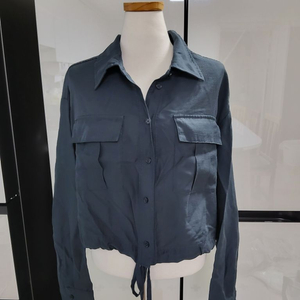 8세컨즈 크롭 셔츠 네이비, 베이지