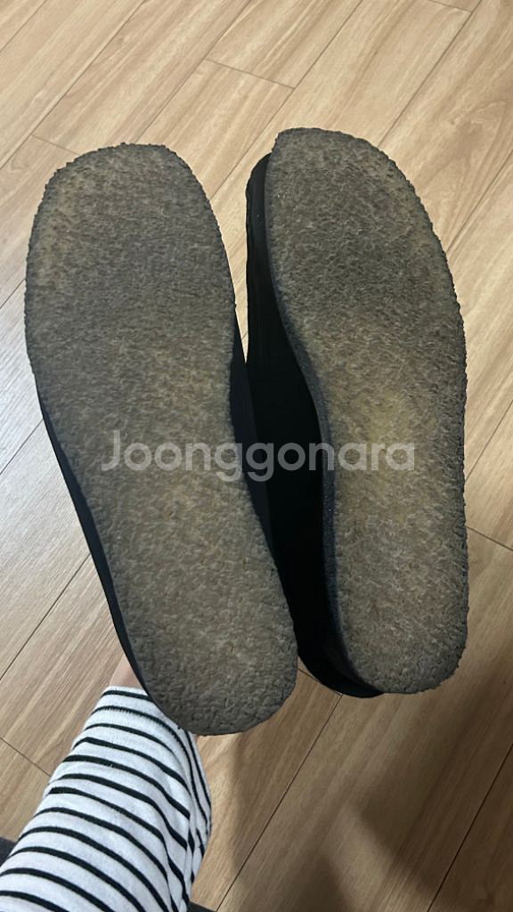 클락스 왈라비 블랙 스웨이드--2