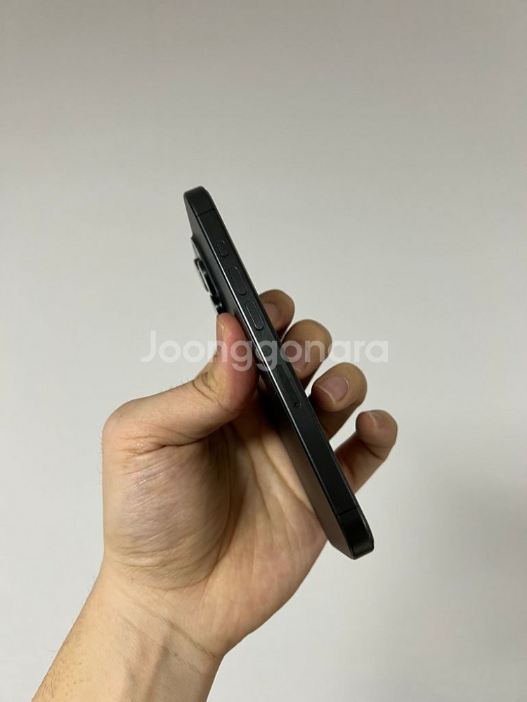 아이폰 15pro 256GB 블랙티나늄 판매합니다.--5