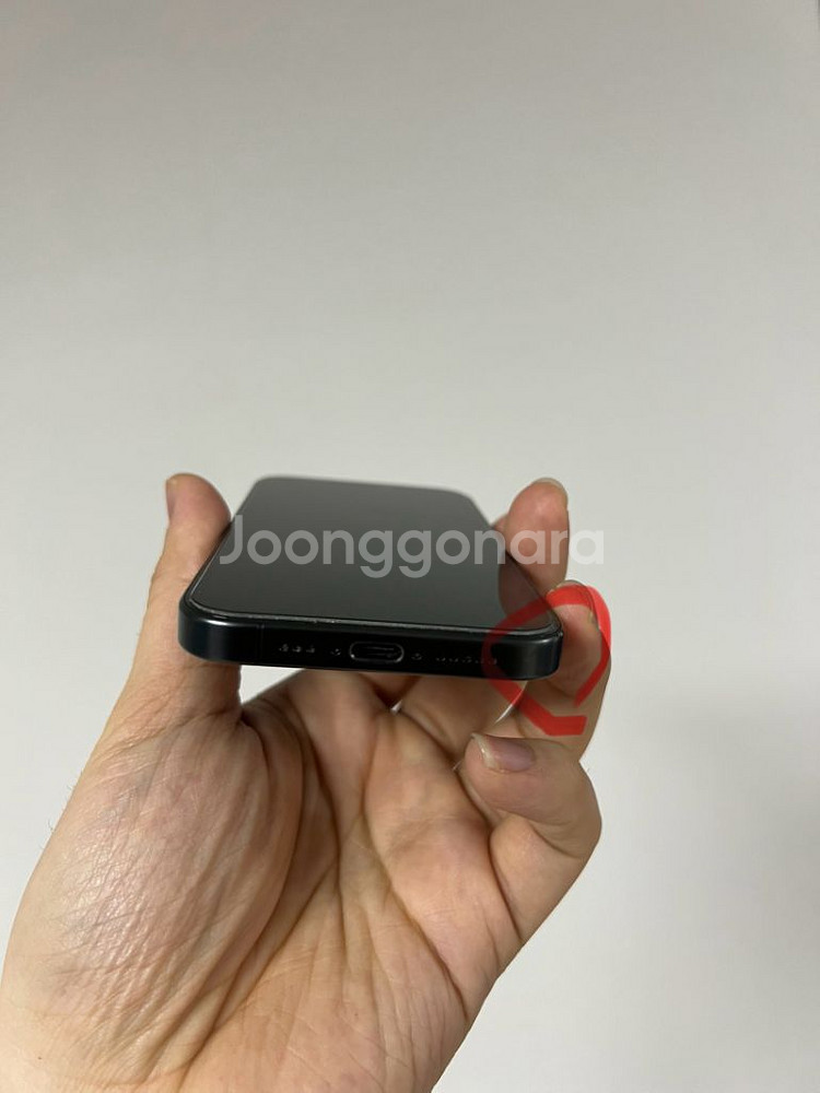 아이폰 15pro 256GB 블랙티나늄 판매합니다.--4