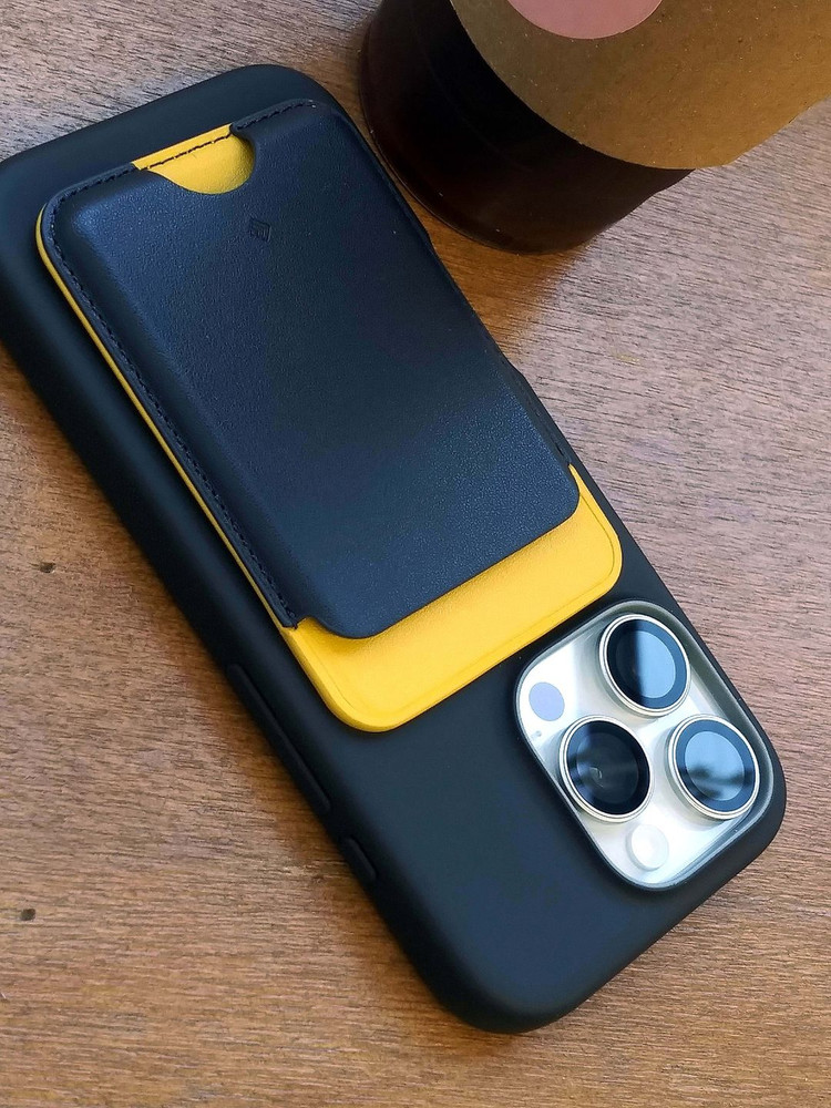 [판매완료] 슈피겐 / 아이폰16 프로_나노팝_케이스--1