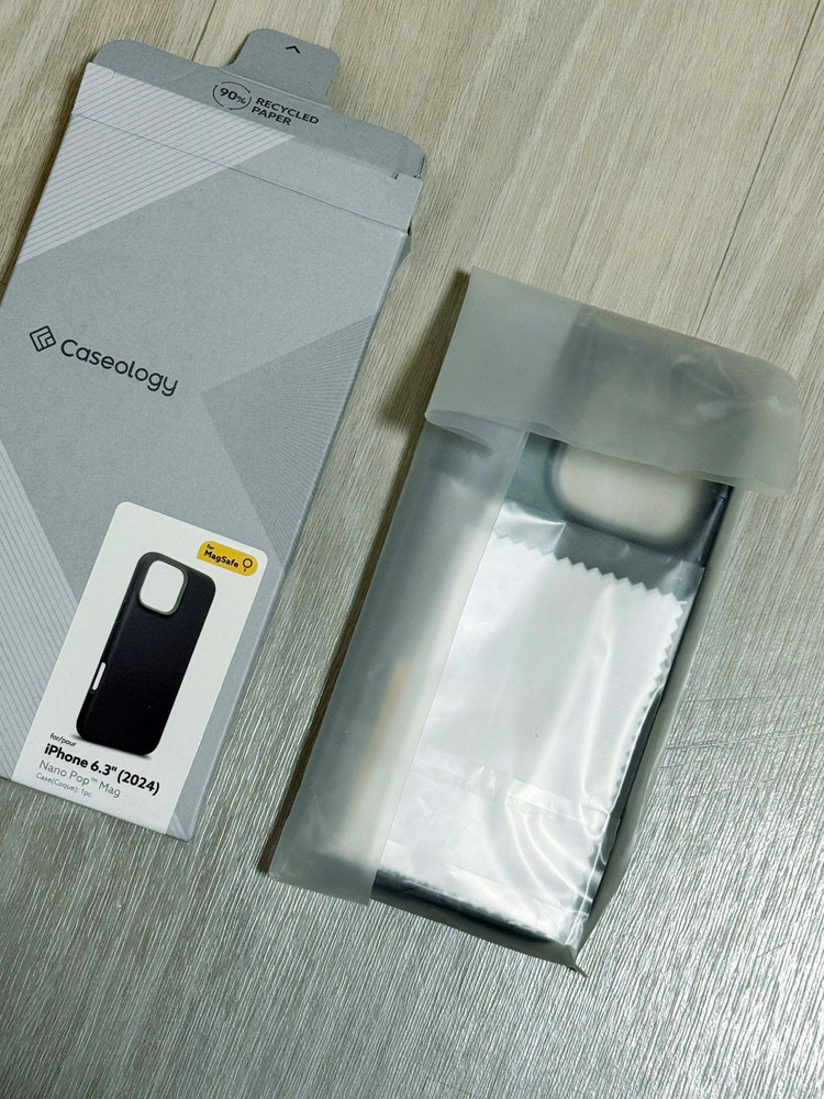 [판매완료] 슈피겐 / 아이폰16 프로_나노팝_케이스--3