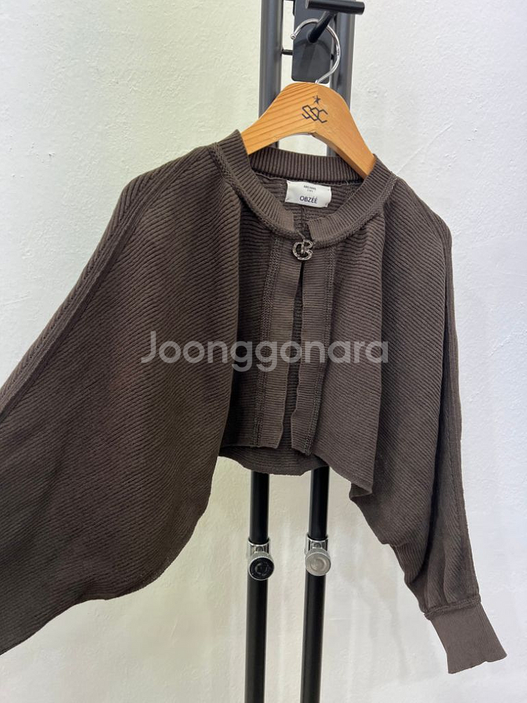 정품) 오브제 한섬 23ss 크롭 니트 가디건 90--1