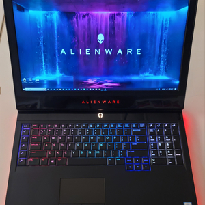 17인치 게이밍노트북 Alienware 17 R5