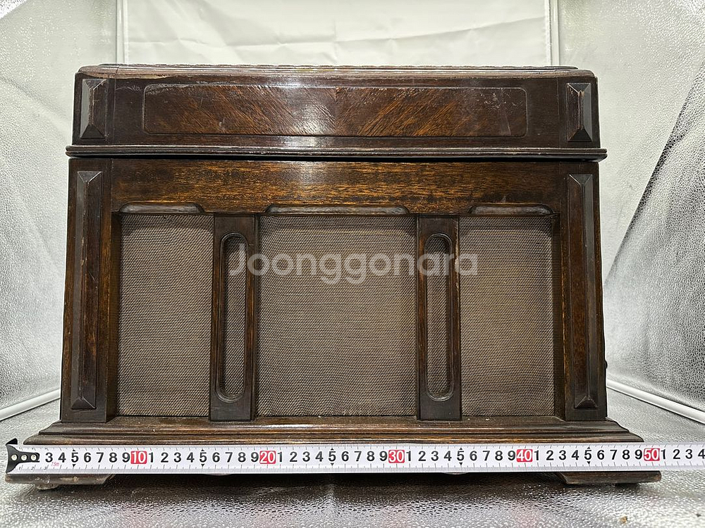 1920년대 20세기 초반 수동 크랭크 축음기 작동됨--4