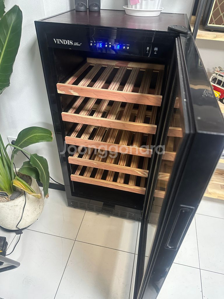 빈디스 와인셀러 80본--2