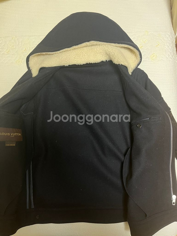 정품 루이비통 후드잠바--1