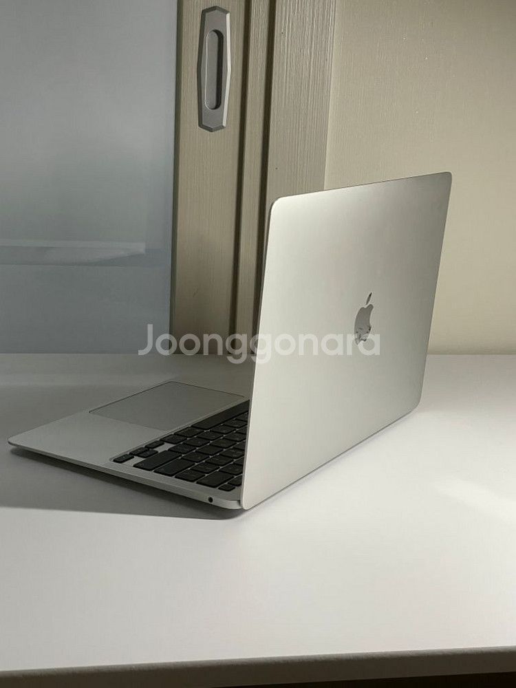 2020 맥북에어 i3 8GB--3