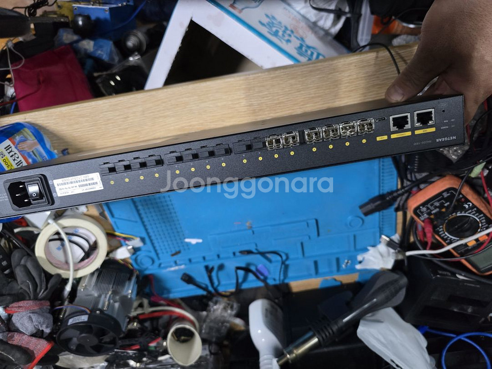 NETGEAR M4250 16XF--3