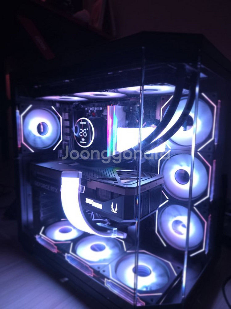 라이젠7 9800X3D RTX5080 솔리드본체 팝니다--0