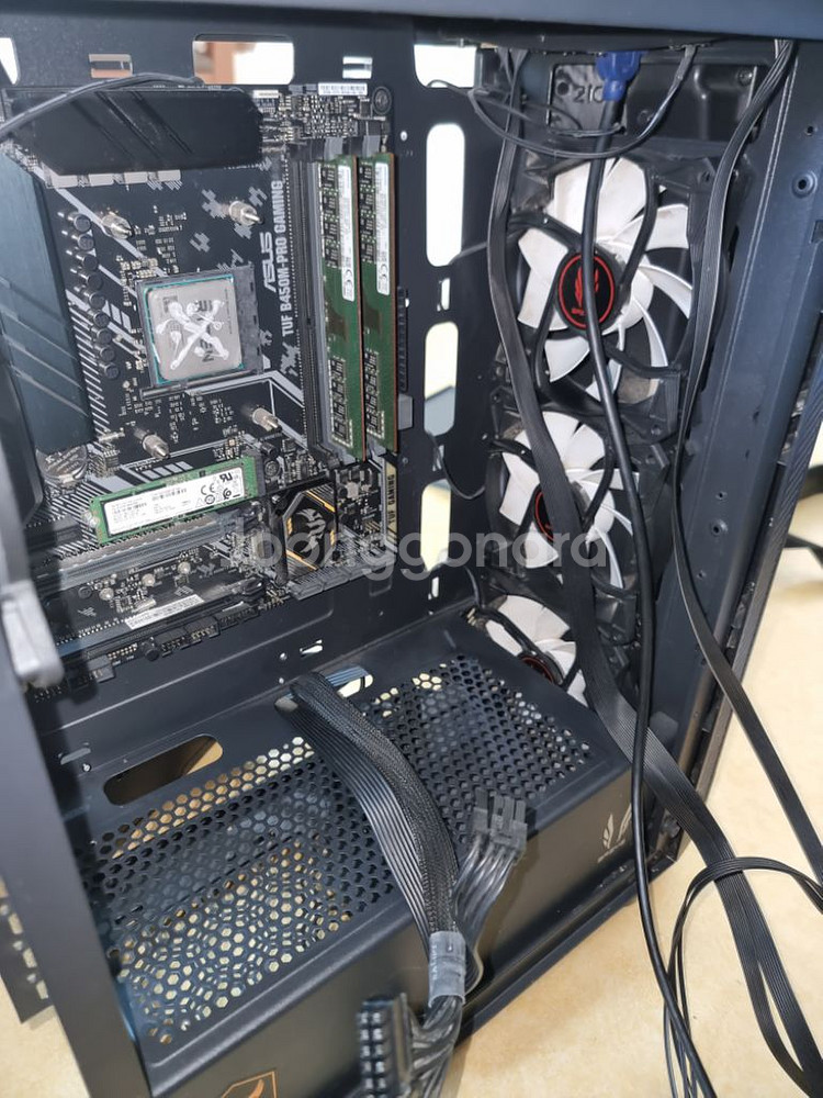 게이밍PC팝니다. (2700x,1660s)--4