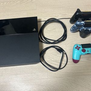 PS4 본체+컨트롤러 3개 충전 거치대 판매합니다